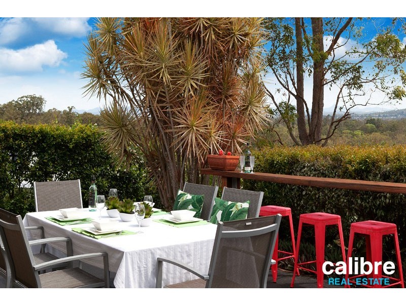 111 Gibson Crescent, Bellbowrie QLD 4070