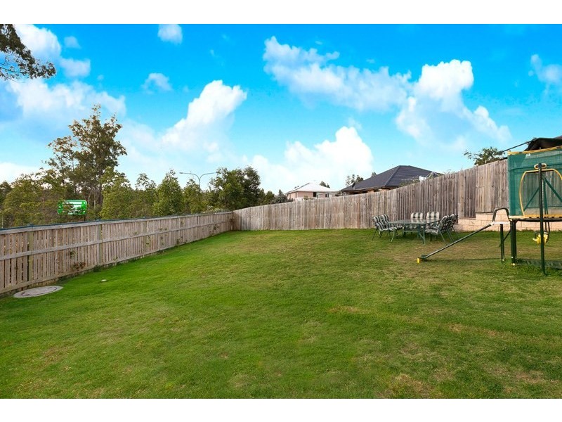 8 Oakleaf Street, Springfield Lakes QLD 4300