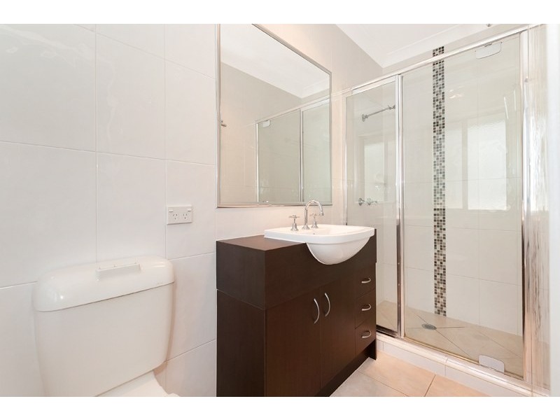 8 Oakleaf Street, Springfield Lakes QLD 4300