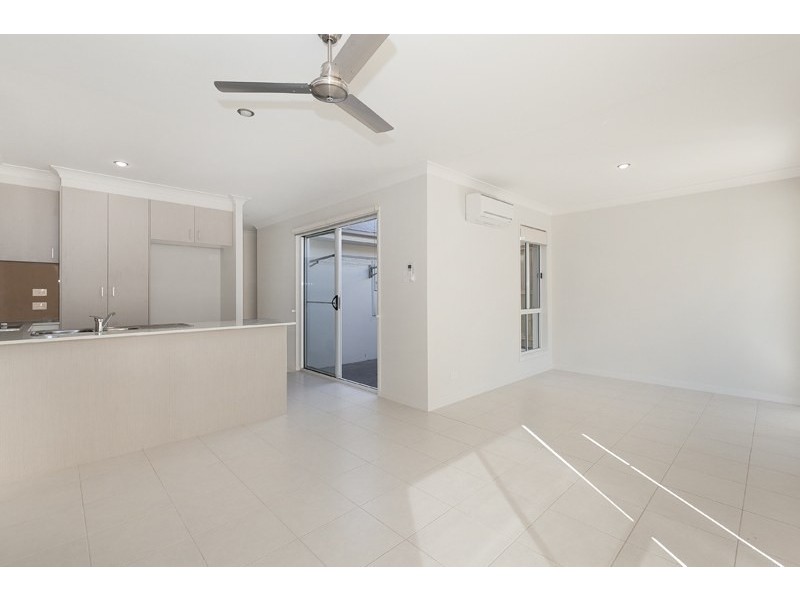 32 Parklands Drive, Springfield Lakes QLD 4300