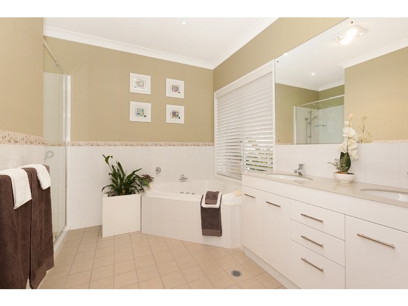 63 Pioneer Crescent, Bellbowrie QLD 4070