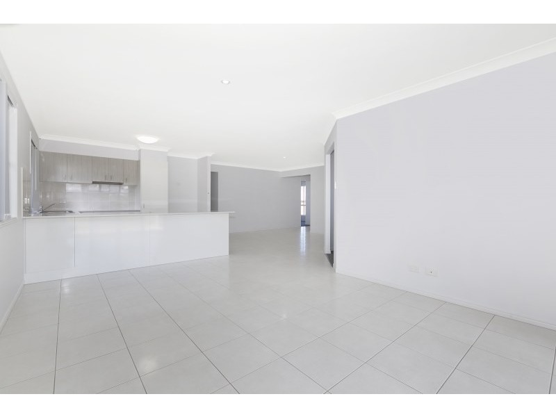 5 Joanne Court, Gleneagle QLD 4285