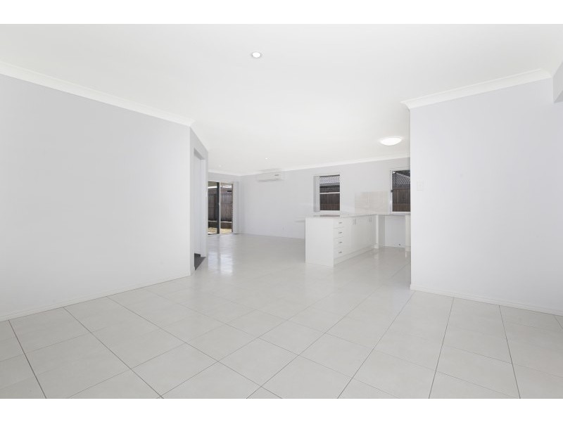 5 Joanne Court, Gleneagle QLD 4285