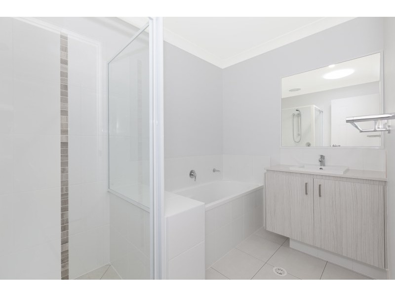 5 Joanne Court, Gleneagle QLD 4285