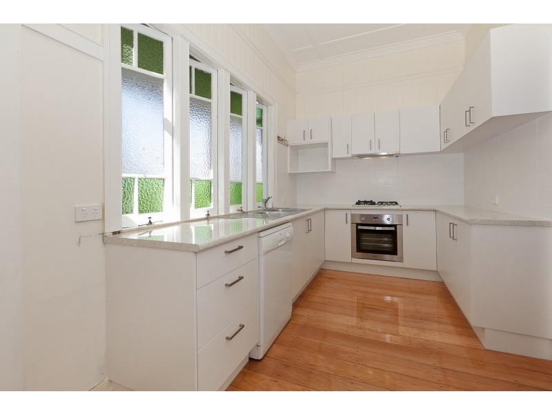 27 Parooba Avenue, Camp Hill QLD 4152