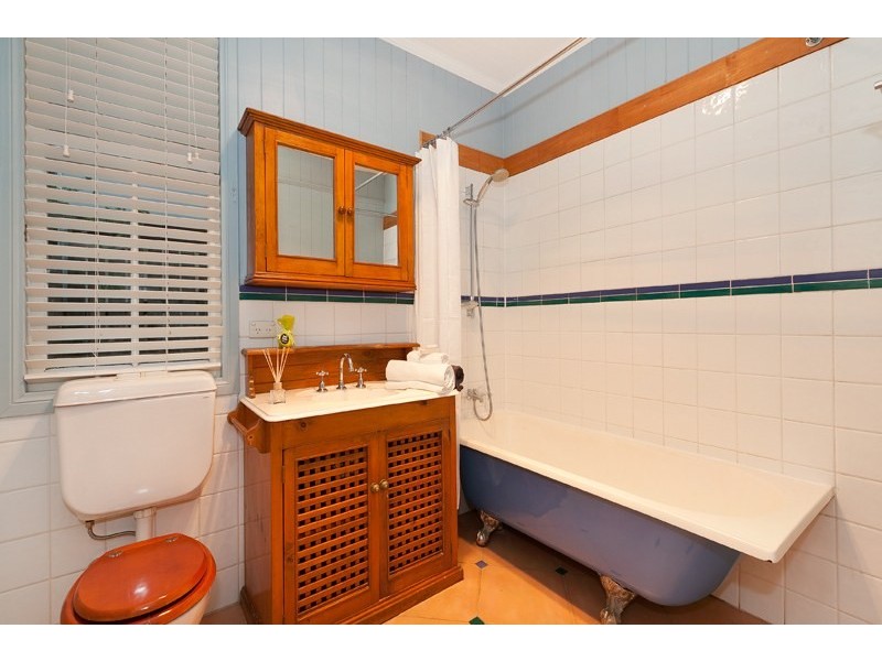 124 Abuklea Street, Newmarket QLD 4051