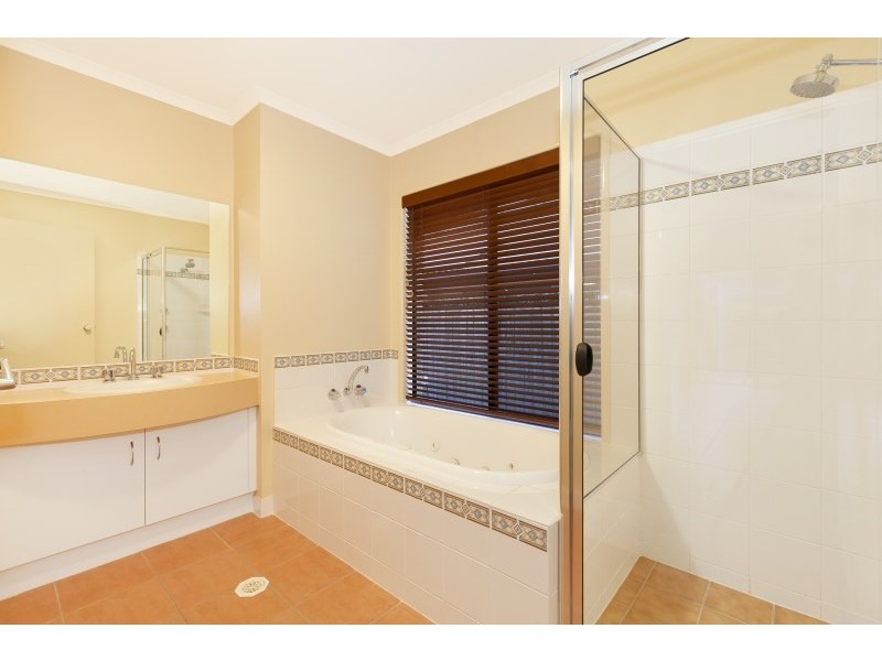 8 Grampion Circuit, North Lakes QLD 4509