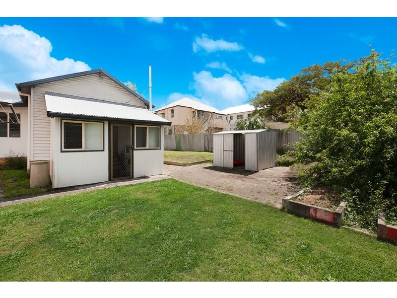 18 Barclay Street, Deagon QLD 4017