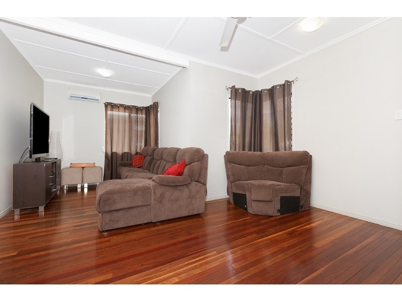 10 Calston Street, Oxley QLD 4075