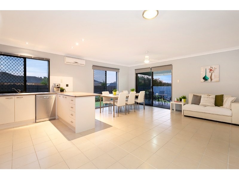 1 Brodie Court, Hillcrest QLD 4118