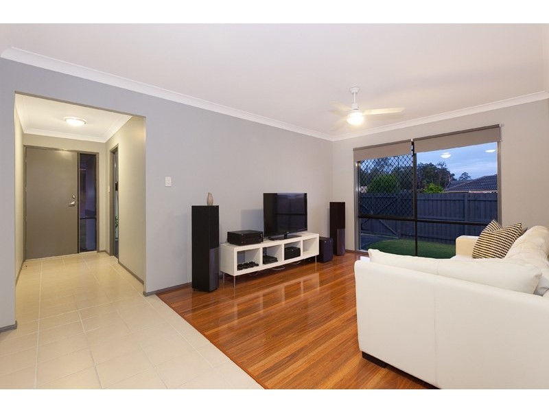 1 Brodie Court, Hillcrest QLD 4118