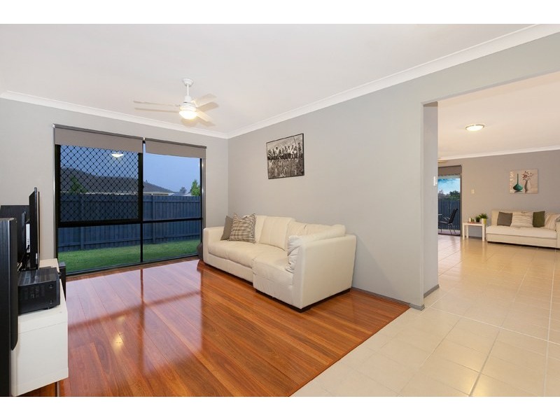 1 Brodie Court, Hillcrest QLD 4118