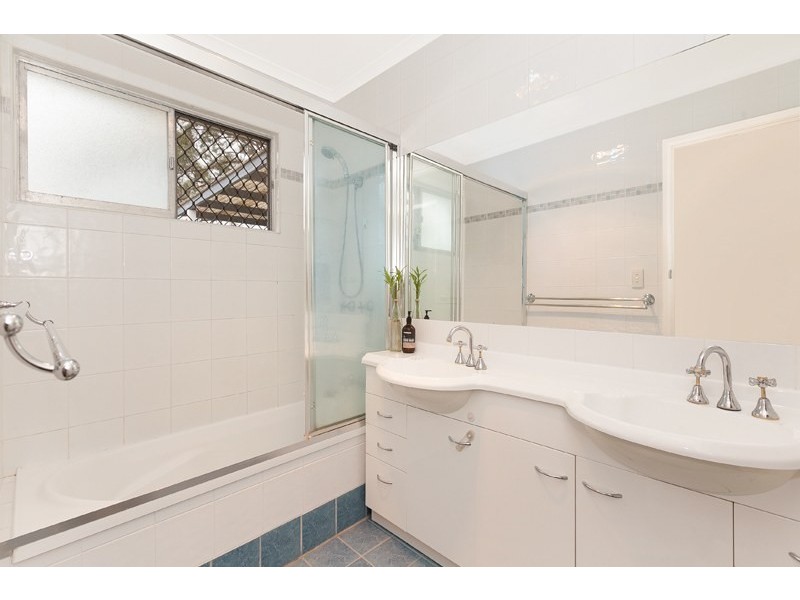 54 Lomatia Street, Everton Hills QLD 4053