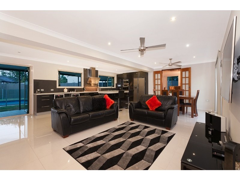 1 Bulan Street, Westlake QLD 4074