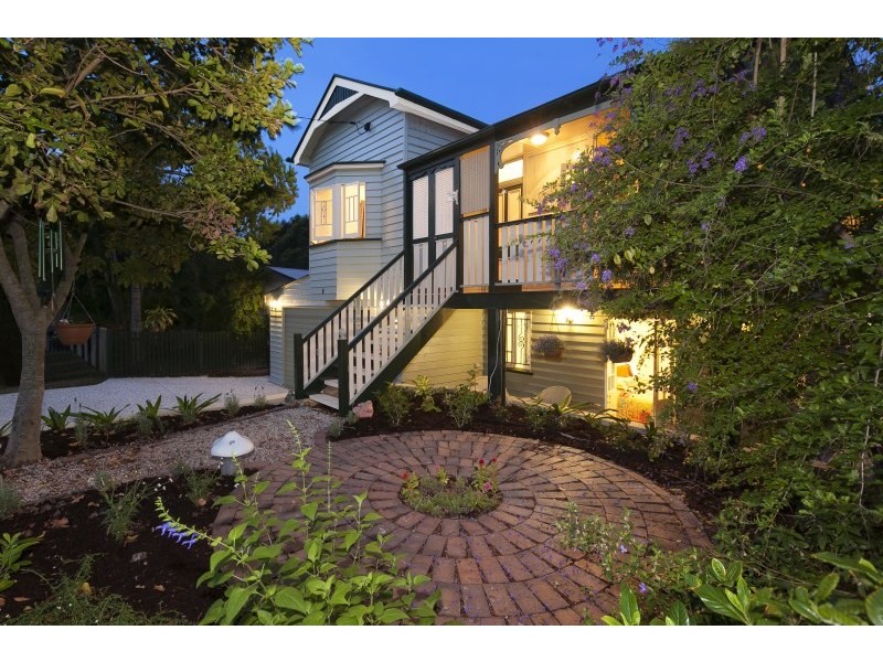 9 Merrell Street, Holland Park West QLD 4121