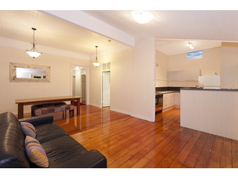 9 Merrell Street, Holland Park West QLD 4121