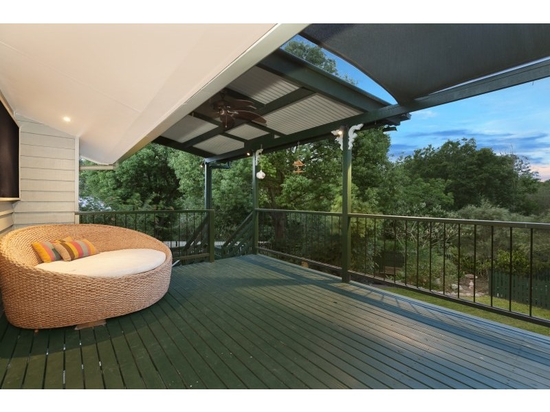 9 Merrell Street, Holland Park West QLD 4121