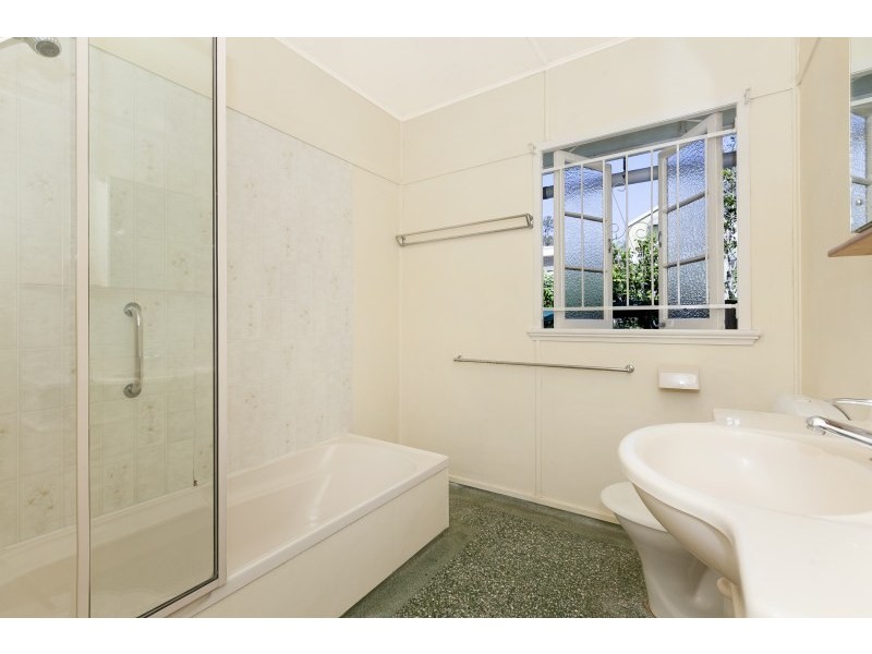 44 Gordon Road, Bardon QLD 4065