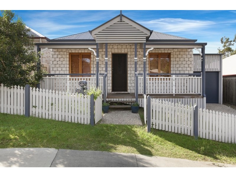 12 Hillsborough Place, Springfield Lakes QLD 4300