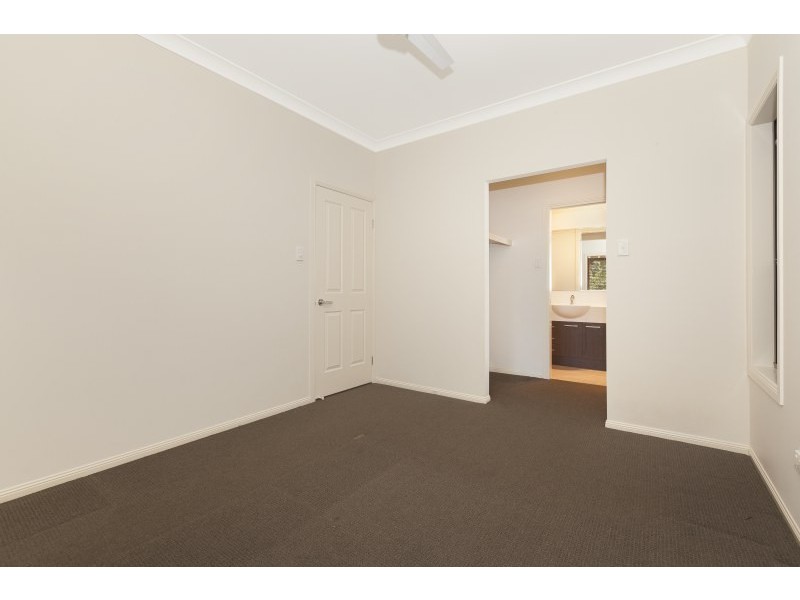 12 Hillsborough Place, Springfield Lakes QLD 4300