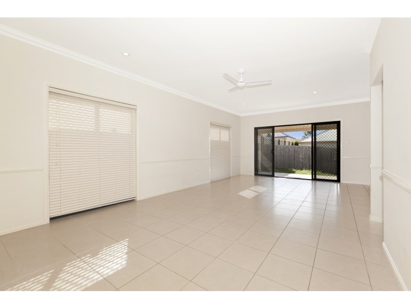 12 Hillsborough Place, Springfield Lakes QLD 4300