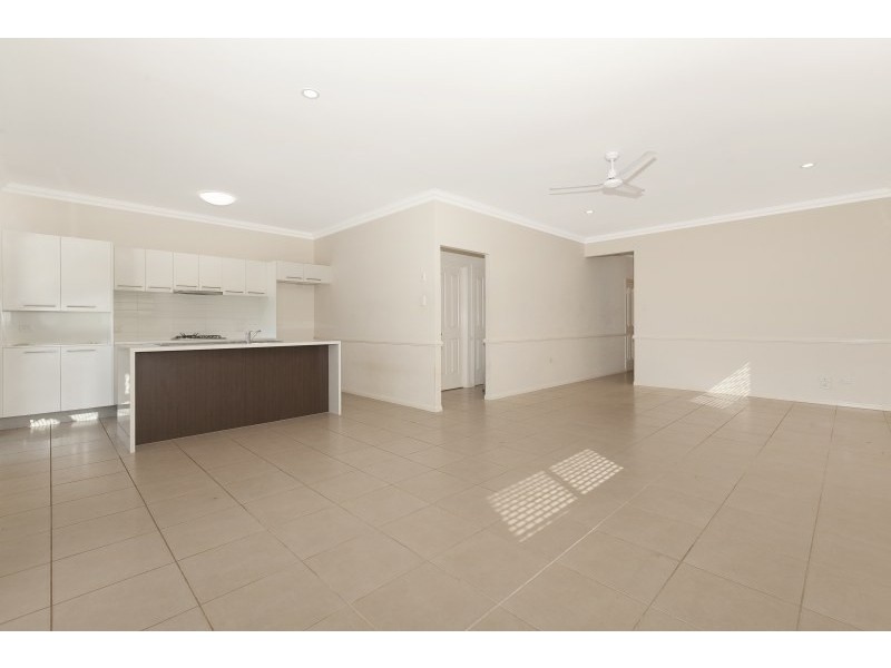 12 Hillsborough Place, Springfield Lakes QLD 4300