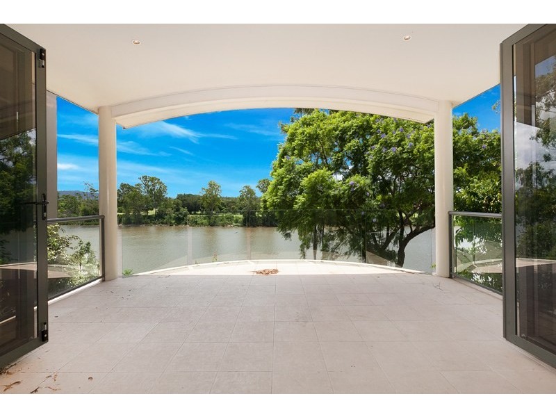83 King Arthur Terrace, Tennyson QLD 4105