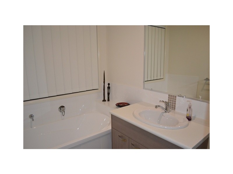 24 Kakadu Court, North Lakes QLD 4509