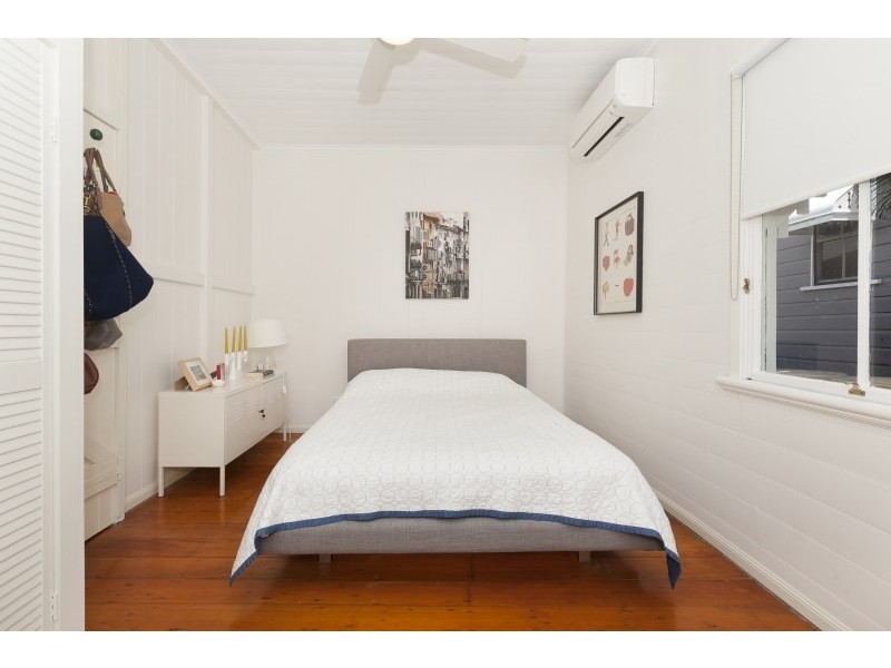 8 Ella Street, Red Hill QLD 4059