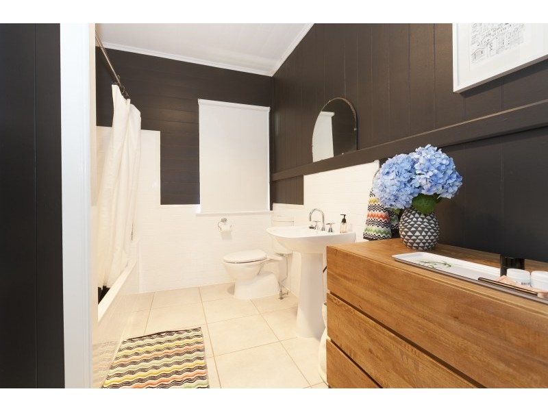 8 Ella Street, Red Hill QLD 4059