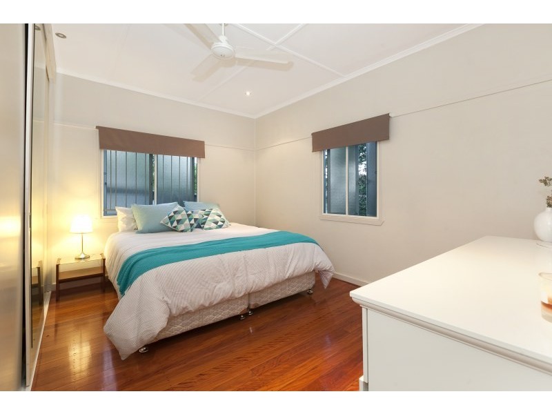 64 Heliopolis Parade, Mitchelton QLD 4053