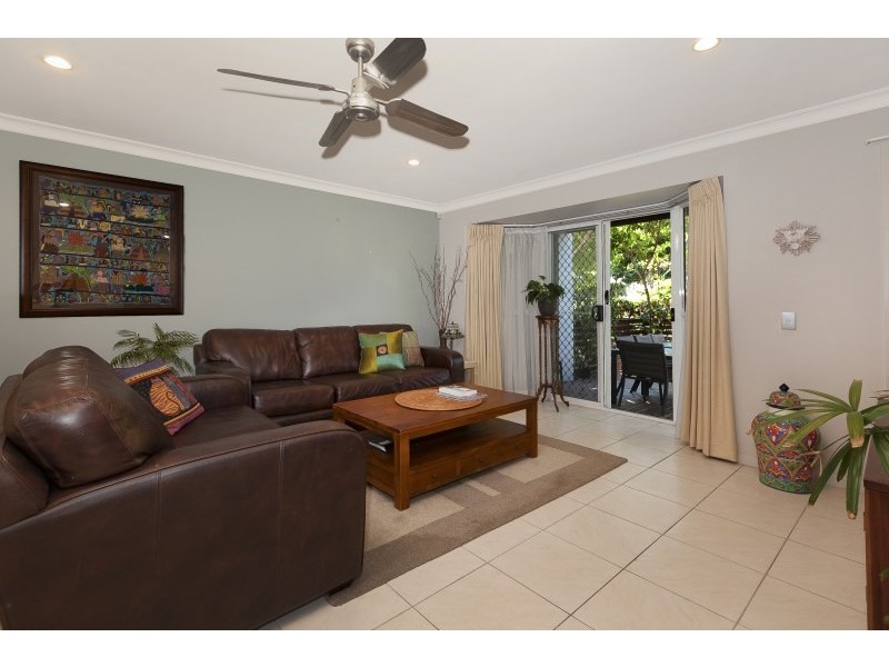 74 Rothwell Crescent, Hendra QLD 4011
