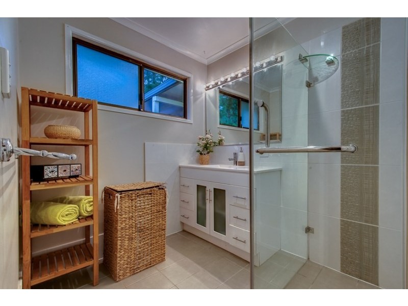 21 Wandearah Crescent, Ferny Hills QLD 4055