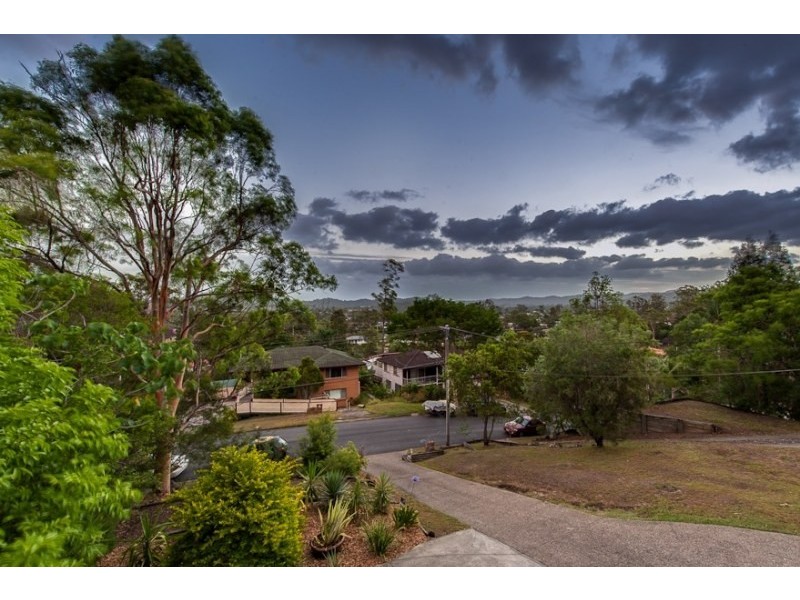 21 Wandearah Crescent, Ferny Hills QLD 4055