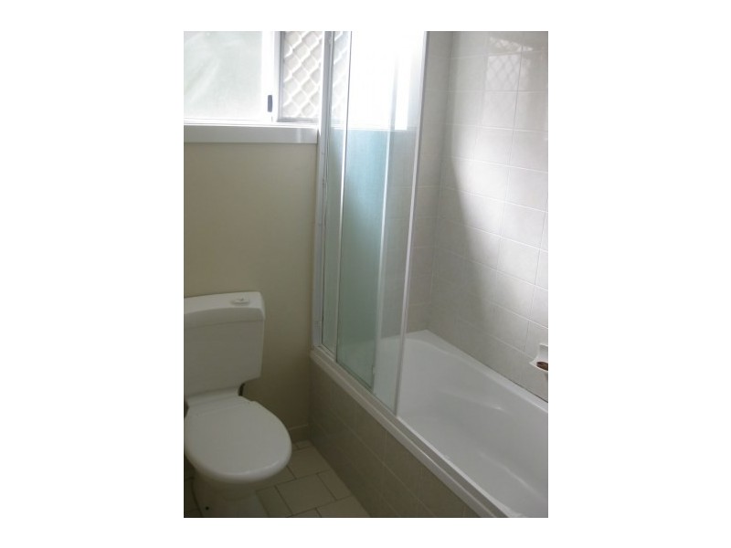 2/9 Walsh Street, Milton QLD 4064