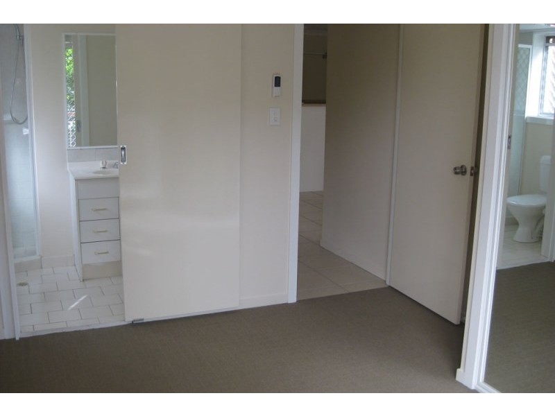 2/9 Walsh Street, Milton QLD 4064