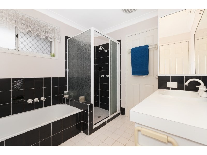 144 Emerald Drive, Regents Park QLD 4118