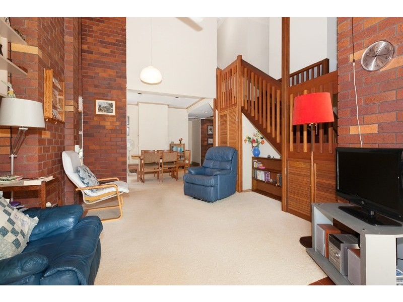 6 MacArthur Court, Mount Ommaney QLD 4074