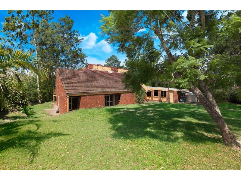 6 MacArthur Court, Mount Ommaney QLD 4074