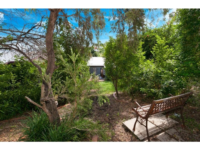 39 Barwood Street, Newmarket QLD 4051