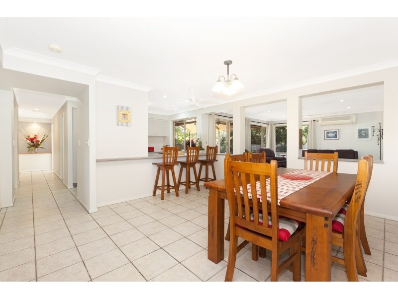 38 Campbell Crescent, Bellbowrie QLD 4070