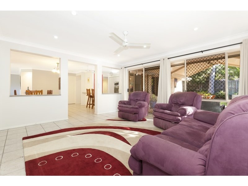 38 Campbell Crescent, Bellbowrie QLD 4070