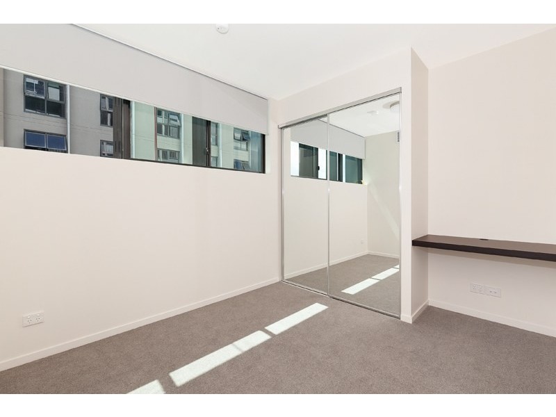 18 Thorn Street, Kangaroo Point QLD 4169