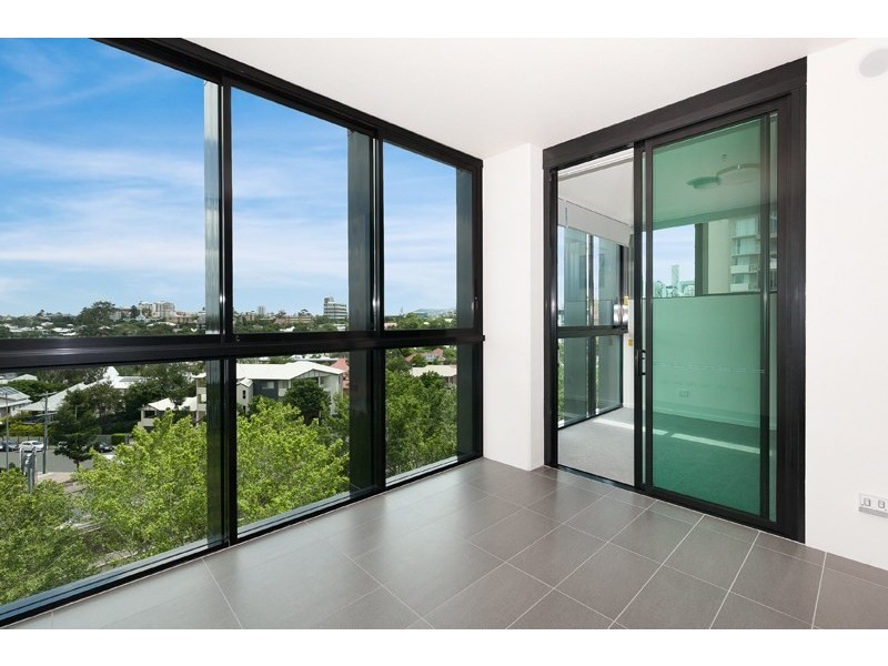 18 Thorn Street, Kangaroo Point QLD 4169