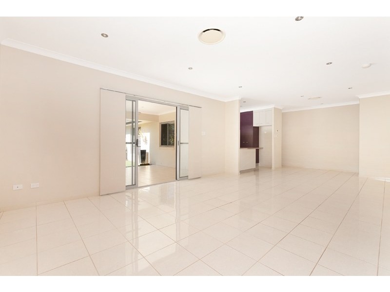 7 Corymbia Crescent, Anstead QLD 4070