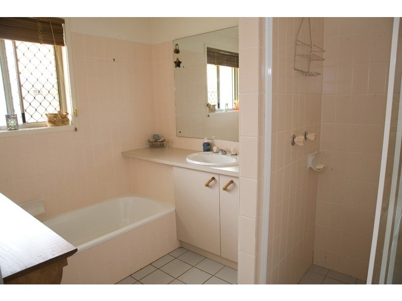 80 Glengarry Road, Keperra QLD 4054