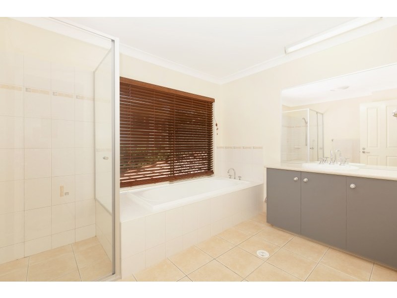 38 Dalewood Place, Moggill QLD 4070