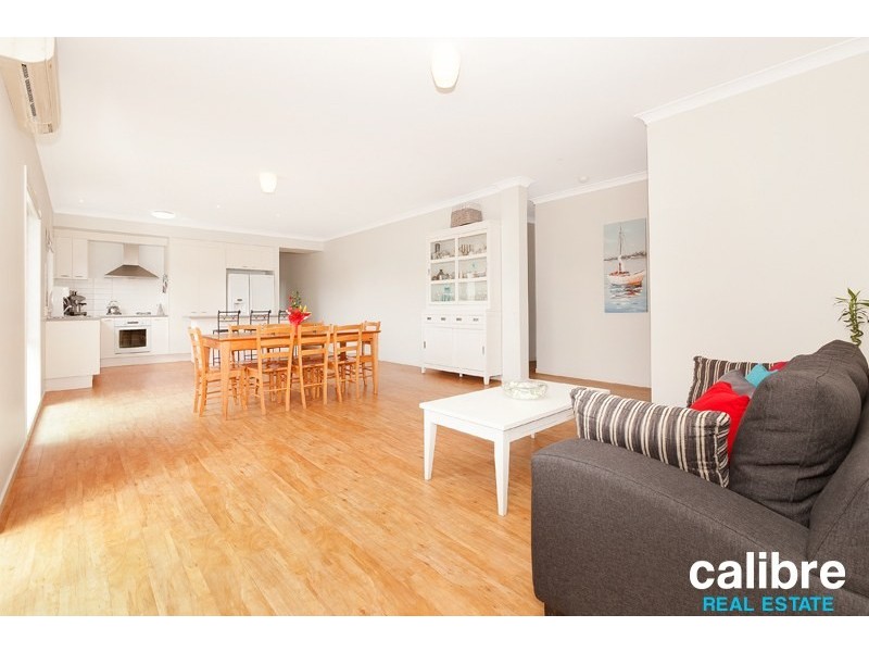 23 Rise Place, Moggill QLD 4070