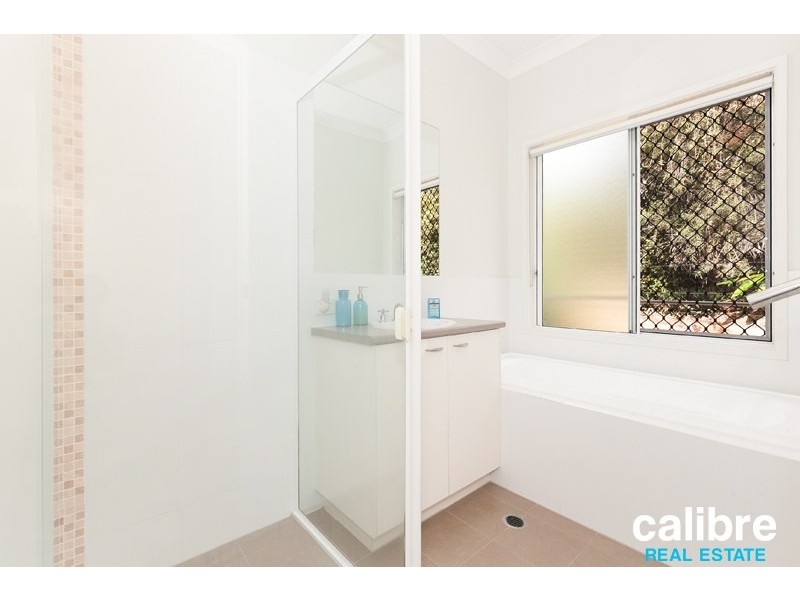 23 Rise Place, Moggill QLD 4070