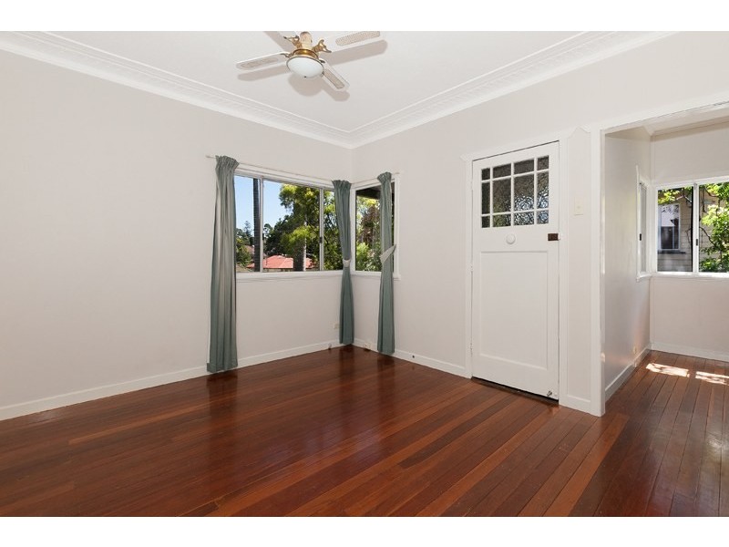 24 Long Street, Camp Hill QLD 4152